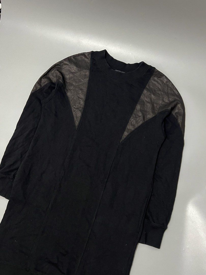 Diesel - Dress - Leather (Category: Dresses) located in Cavite. Submitted by asianluxe (Listing ID 1465700789, Image 2). Description: Diesel - dress - Leather Flat measurements! Length:38 inches Armpit to armpit:21 inches Sleeve:29 inches Hem:18.5 inches Authentic Excellent condition Very presentable No flaw or damage .