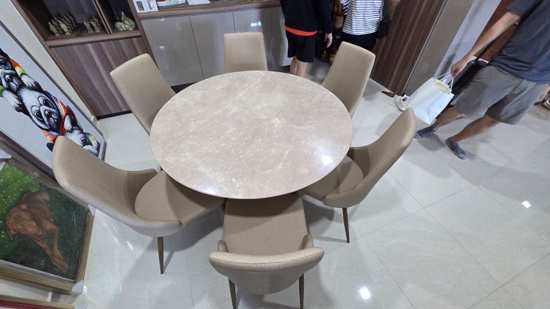 Dining Table (Category: Tables & Sets) located in Singapore. Submitted by ordinaryways (Listing ID 1465682467, Image 1). Description: $800 Slightly nego Diameter 122cm. Family's dining table that is only used a few times a year. Selling as parents are moving. Some scratches on tabletop. Highly recommend viewing before purchasing. Location: Jurong East (near IMM).