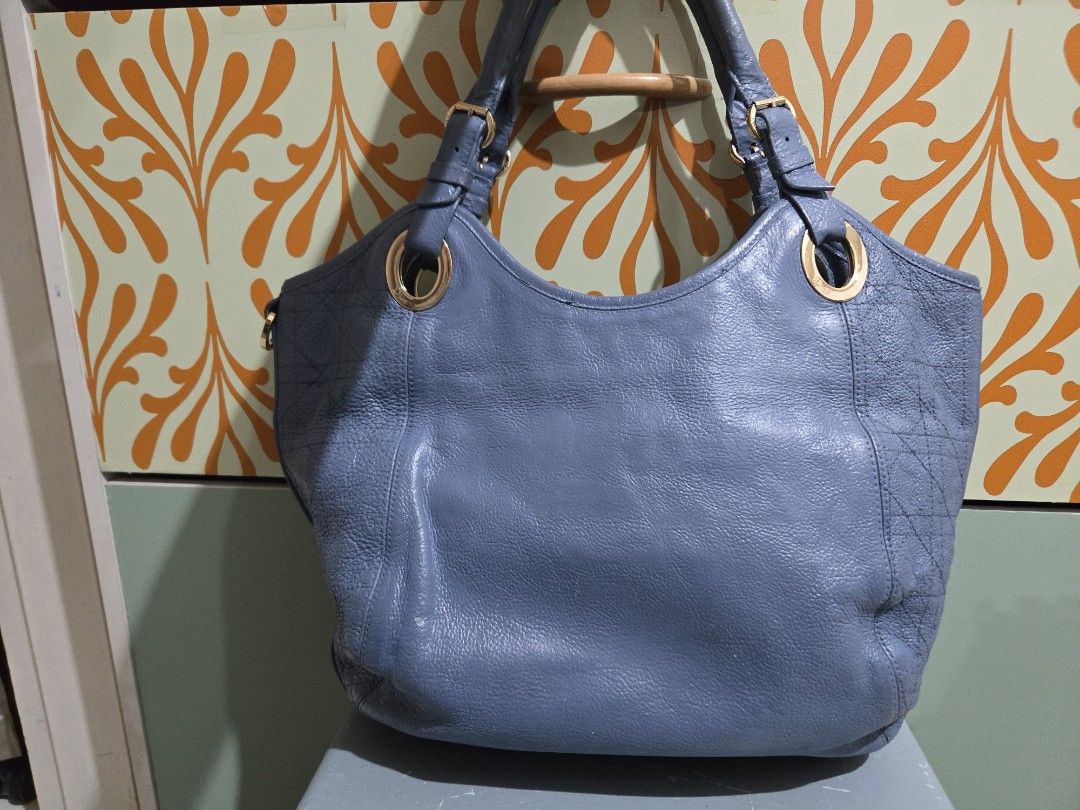 Christian Dior Cannage Bee Hobo Bag (Category: Luxury Bags & Wallets) located in Mandaluyong City. Submitted by savysmarty (Listing ID 1465690623, Image 3). Description: authentic, professionally recolored with cracks, dry leather negotiable MOP Gcash SF c/o buyer.