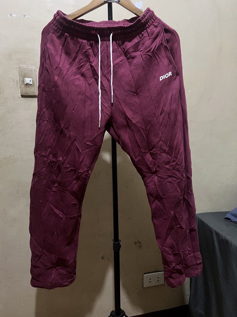 DIOR JOGGING PANTS (Category: Joggers) located in Iligan City. Submitted by thriftoukay2020 (Listing ID 1465606568, Image 2). Description: DIOR JOGGING PANTS SIZE 30-34 LENGTH 39 EXCELLENT ISSUE: TINY PINHOLE SA LIKOD DM TO PURCHASE📩📩.