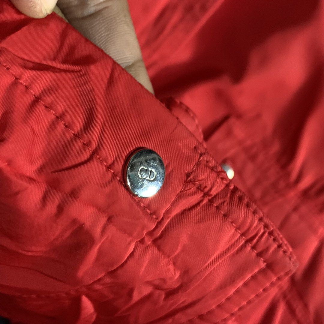 Dior parka jacket (Category: Luxury Apparel) located in Davao. Submitted by jandyfuert21303 (Listing ID 1465676166, Image 3). Description: Dior Good as new condition Need wash only 20.5x31 No wash tag.