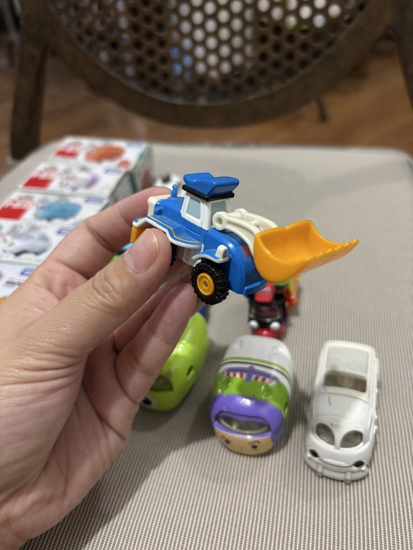 Disney Motors Chubby Loader Donald Duck Tomica (Category: Kids Toys) located in Cavite. Submitted by eleanordc (Listing ID 1465746716, Image 1). Description: - Type: Toy construction vehicle / loader - Colors: Blue and white body with a bright orange bucket scoop - Wheels: Black plastic with yellow centers - Ideal for kids' playtime - Well-kept and stored properly.