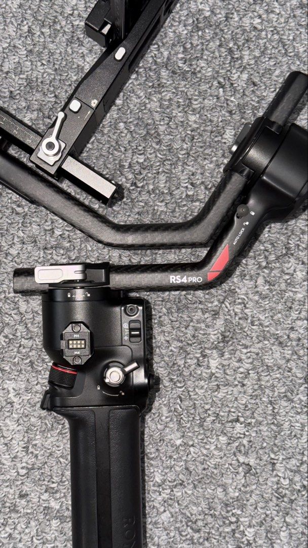 DJI RS4 Pro (Category: Gimbals & Stabilizers ) located in Muntinlupa City. Submitted by capt.cid (Listing ID 1465627472, Image 2). Description: PTPA FOR SALE: DJI RS4 PRO COMBO Condition: 8/10 — Used but well-maintained * Small scratches from normal use, barely noticeable * No functional issues * Rubber grip has started to come off slightly * Used but not abused * Never used for weddings or long-duration events; mainly used for brand reels and co