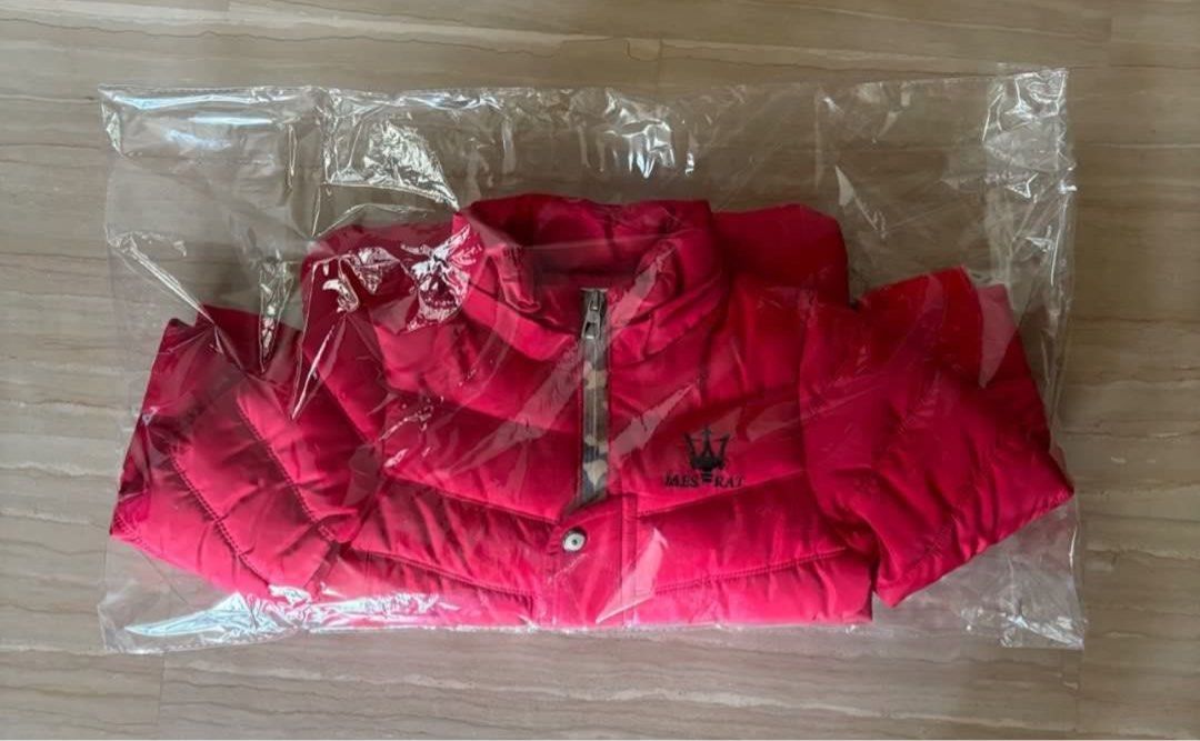 Down jacket (Category: Babies & Kids Fashion) located in Singapore. Submitted by honeygal089 (Listing ID 1465589340, Image 2). Description: Size 120.