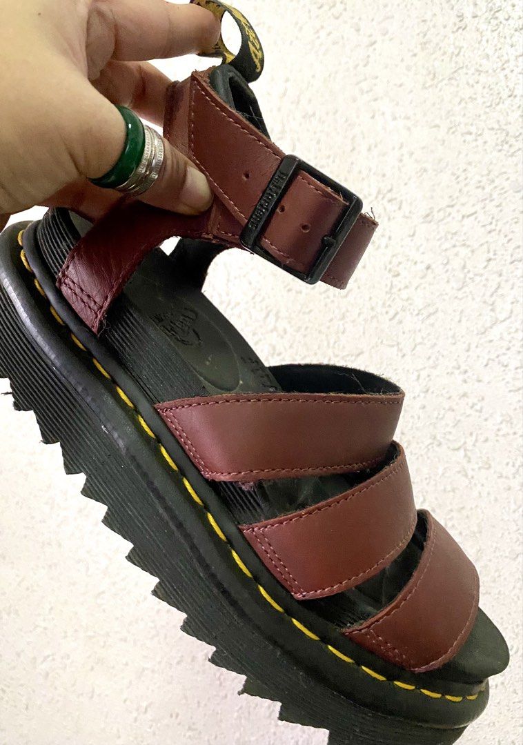 Dr Martens blaire (Category: Flats & Sandals) located in Makati City. Submitted by nnev_cats (Listing ID 1465732589, Image 2). Description: Sold as pack with freebie cutie socks For individual price 2900 Rfs Decluttering / migrating Rare colors Free sf Makati only Sure buyers only!!! .