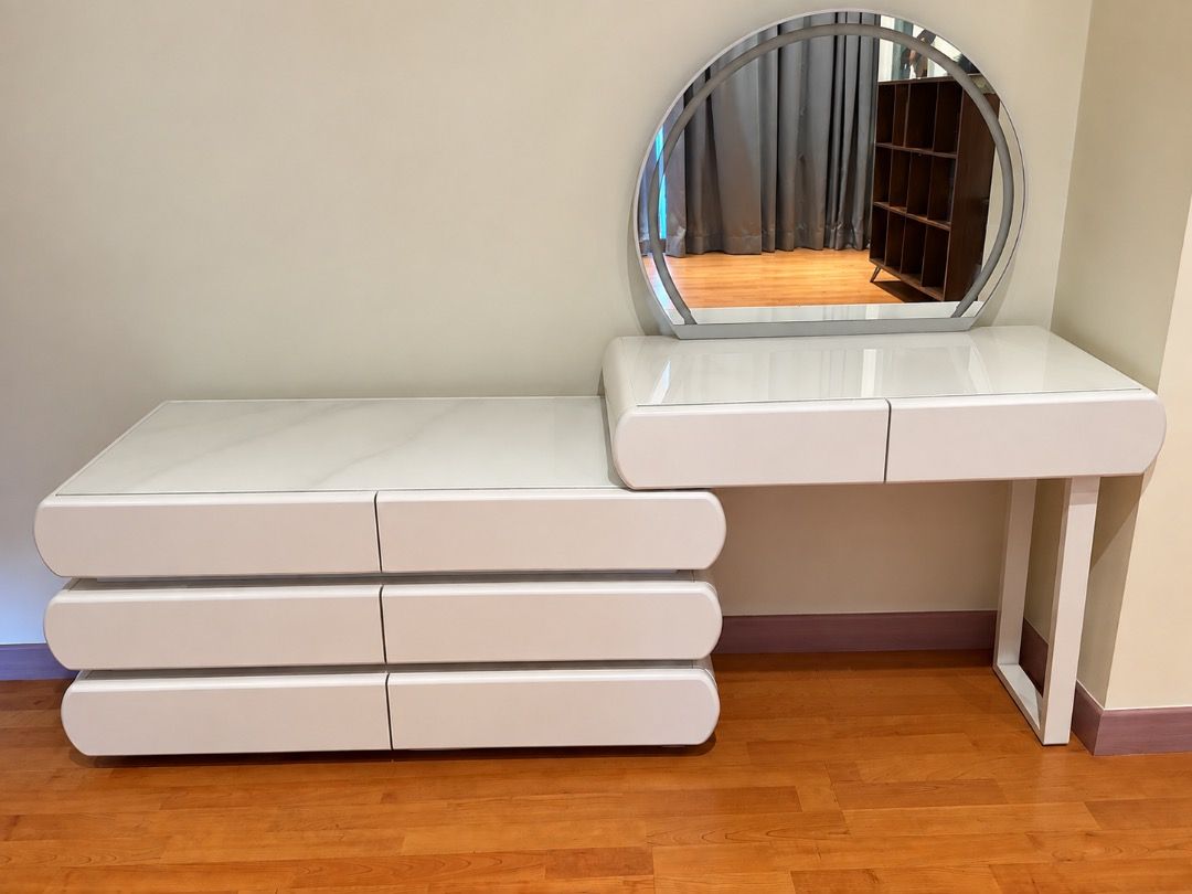 Dressing table set (Category: Tables & Sets) located in Kuala Lumpur. Submitted by bellelau8989 (Listing ID 1465637031, Image 1). Description: Modern White Dressing Table with Large Mirror Elegant white dressing table with a large round mirror and spacious drawers for storage. Simple, modern design and easy to match with any bedroom. ✨ Large mirror ✨ Multiple storage drawers ✨ Clean & well maintained ✨ Modern minimalist design 📍 Self pick-up 💬 
