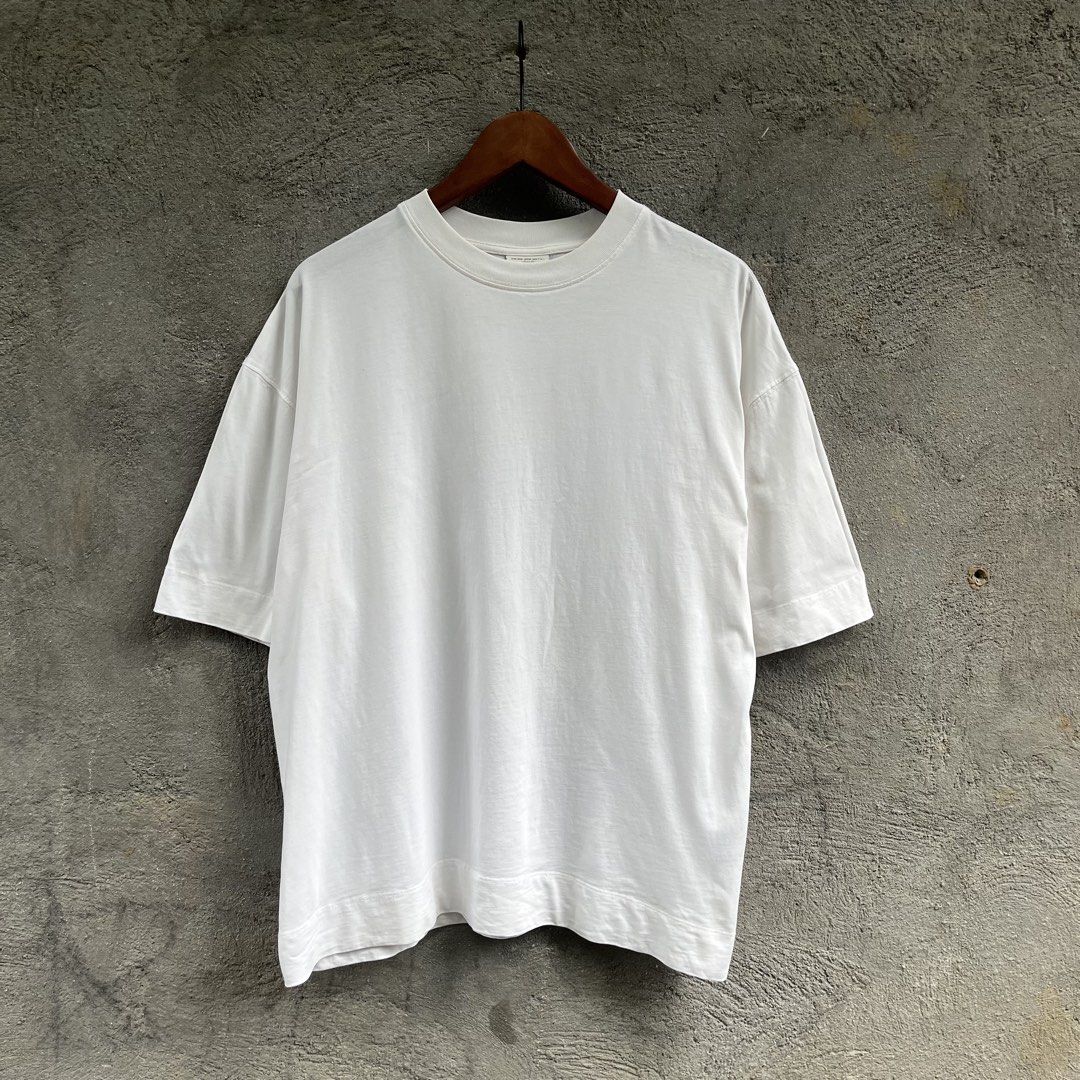 DRIES VAN NOTEN PLAIN SHIRT (Category: Tshirts & Polo Shirts ) located in Manila. Submitted by flippinn (Listing ID 1465611469, Image 1). Description: Size 36/Small 22.5W 27.5L Rust stains, Yellow stains, Need wash Lalamove or J&t Express + Shipping fee.