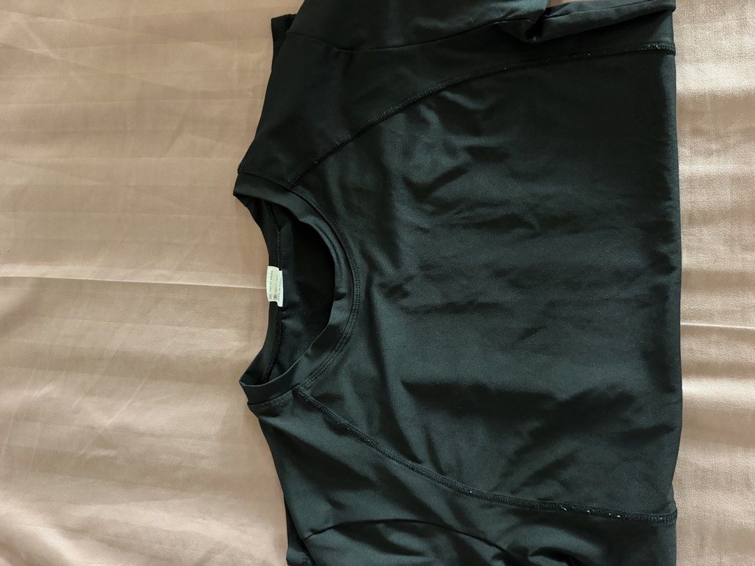 Drifit Top (Category: Activewear) located in Cavite. Submitted by ja.999 (Listing ID 1465617714, Image 1). Description: 👉🏻 RFS: Decluttering 👉🏻 Pls manage ur expectations 👉🏻 Can do Same Day Delivery 👉🏻 Loc: Makati 👉🏻 Price is negotiable (esp if marami kayo bibilhin sa items ko hehe) .