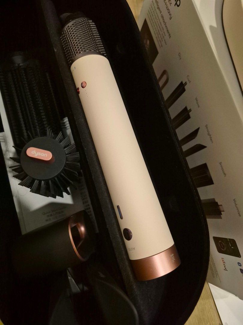 dyson co anda (Category: Hair) located in Danao, Cebu. Submitted by jnlm_.42 (Listing ID 1465756872, Image 3). Description: comes complete with store warranty months old.
