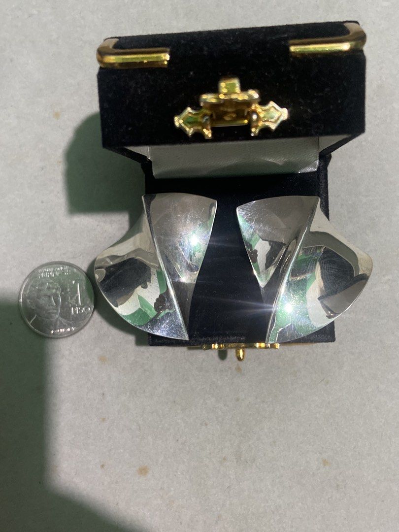 Earrings # 12 (Category: Earrings) located in Binan City. Submitted by retroz_collections (Listing ID 1465757506, Image 1). Description: .