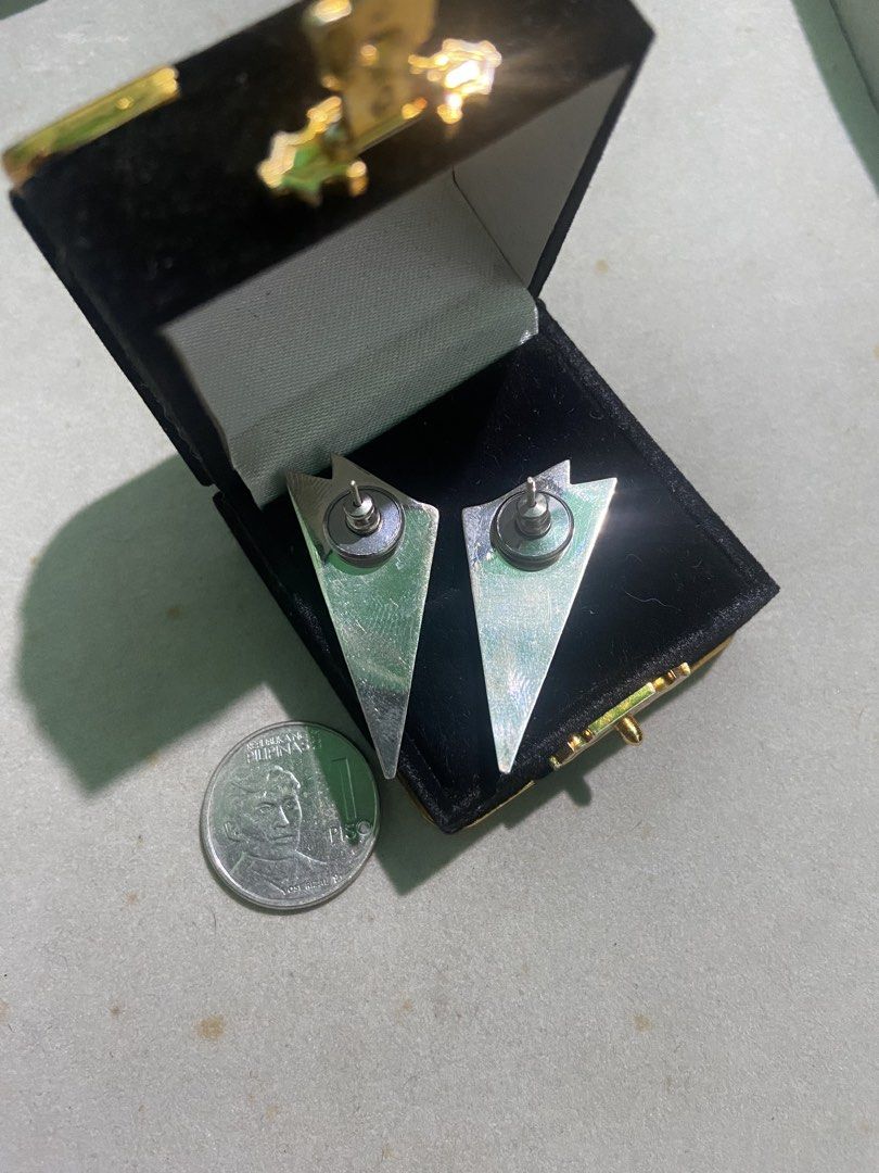 Earrings # 1 (Category: Earrings) located in Binan City. Submitted by retroz_collections (Listing ID 1465756926, Image 2). Description: .