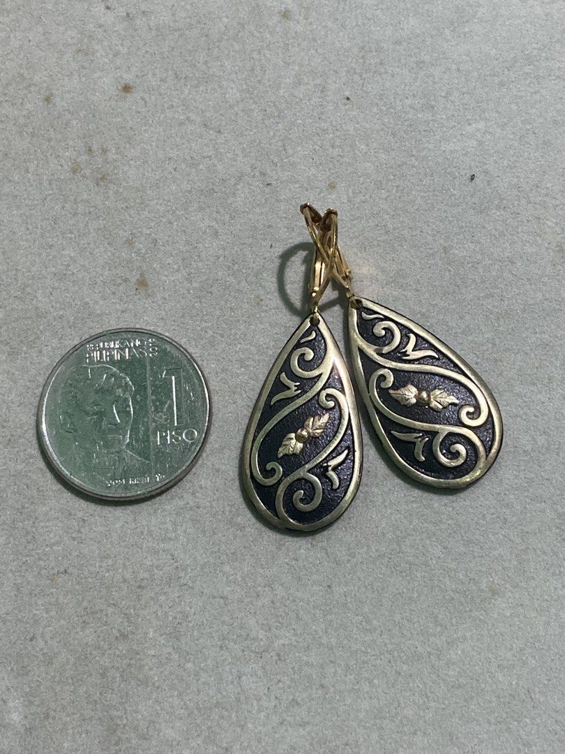 Earrings # 33 (Category: Earrings) located in Binan City. Submitted by retroz_collections (Listing ID 1465759565, Image 1). Description: .