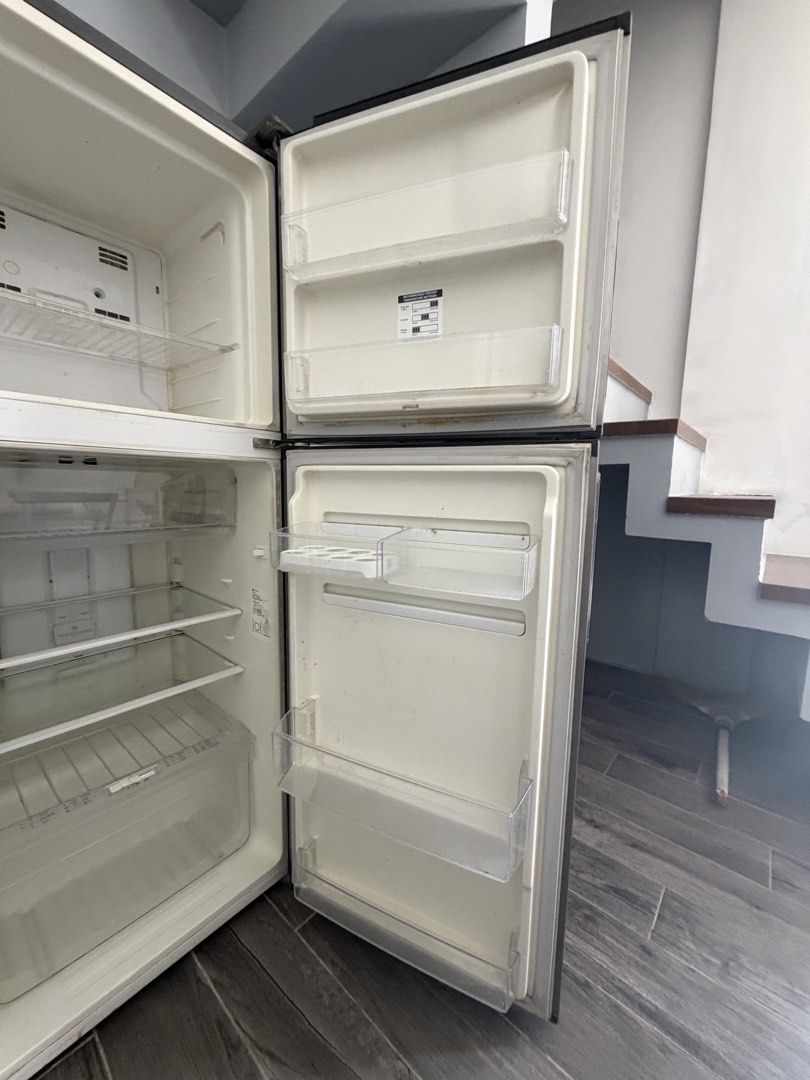 Electrolux NutriFresh Inverter Double Door Refrigerator (Category: Refrigerators and Freezers) located in Manila. Submitted by lennypane (Listing ID 1465633853, Image 1). Description: Electrolux NutriFresh Inverter Double Door Fridge No issue, has never been repaired.