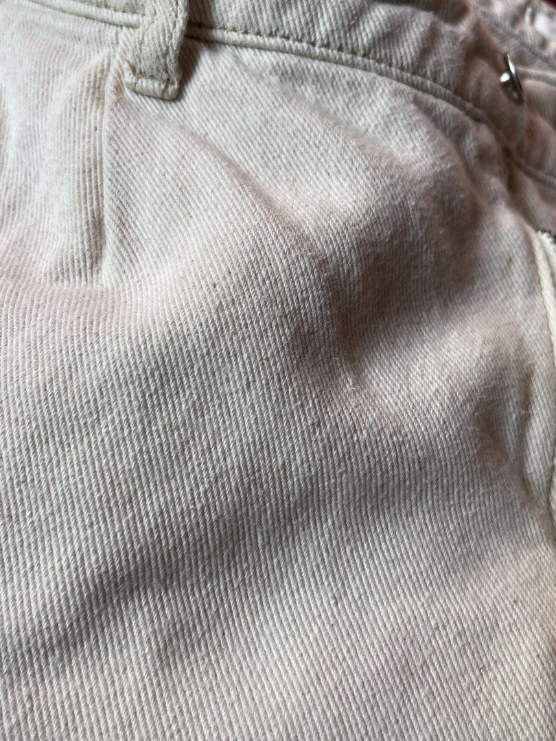 Epigram Cream Cotton Pants Size 82-97 (Category: Jeans) located in Toledo. Submitted by klnmia (Listing ID 1465583521, Image 3). Description: - Brand/Model: Epigram Cream Pants - Material: 100% cotton (sturdy twill texture) - Measurements: Waist 82 cm | Hips 97 cm - Details: Structured fit, front pleats, zip fly closure - Condition: Worn a few times, still in great shape.