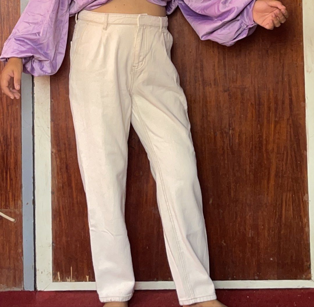 Epigram Cream Cotton Pants Size 82-97 (Category: Jeans) located in Toledo. Submitted by klnmia (Listing ID 1465583521, Image 1). Description: - Brand/Model: Epigram Cream Pants - Material: 100% cotton (sturdy twill texture) - Measurements: Waist 82 cm | Hips 97 cm - Details: Structured fit, front pleats, zip fly closure - Condition: Worn a few times, still in great shape.