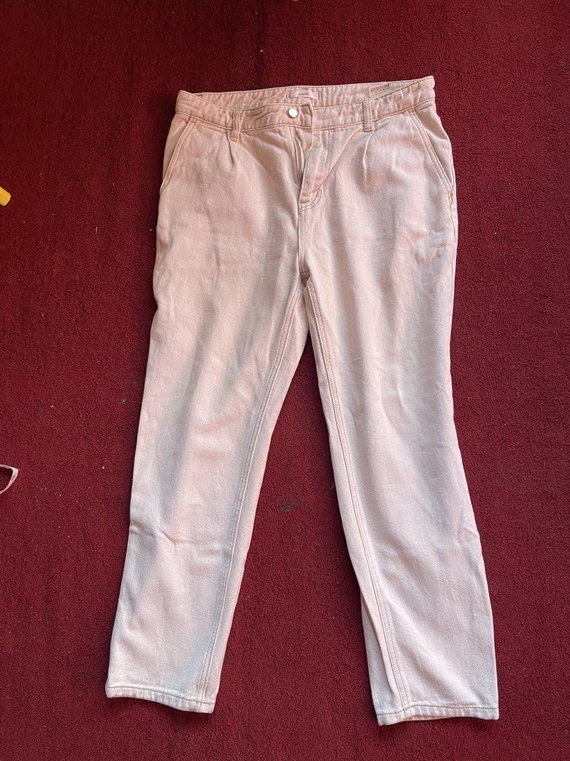 Epigram Cream Cotton Pants Size 82-97 (Category: Jeans) located in Toledo. Submitted by klnmia (Listing ID 1465583521, Image 2). Description: - Brand/Model: Epigram Cream Pants - Material: 100% cotton (sturdy twill texture) - Measurements: Waist 82 cm | Hips 97 cm - Details: Structured fit, front pleats, zip fly closure - Condition: Worn a few times, still in great shape.
