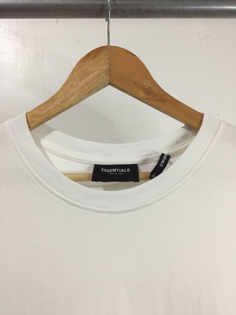 Essential (Category: Tshirts & Polo Shirts ) located in Balayan. Submitted by _wethrift (Listing ID 1465745342, Image 3). Description: Essential - size M - dimension 20.5 x 28 - excellent condition - color rate 9/10 - need wash MINE - 📩 +shipping fee 📍 BALAYAN, BATANGAS.