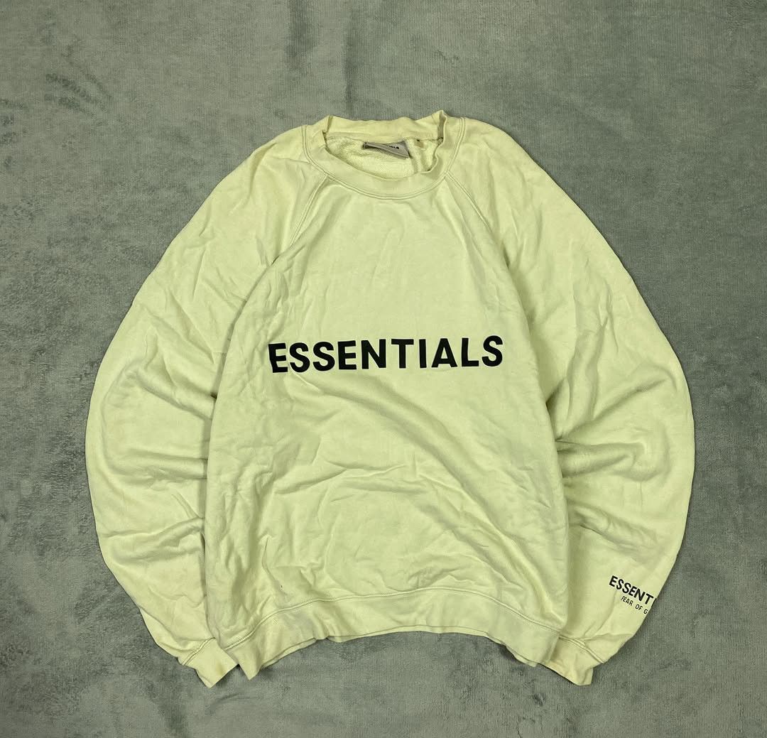 essentials crewneck (Category: Coats, Jackets and Outerwear) located in Cavite. Submitted by nior1305 (Listing ID 1465612568, Image 1). Description: essential crewneck size: medium Length: 27 width:27 no issue condition: 10/10 mine: 1000.
