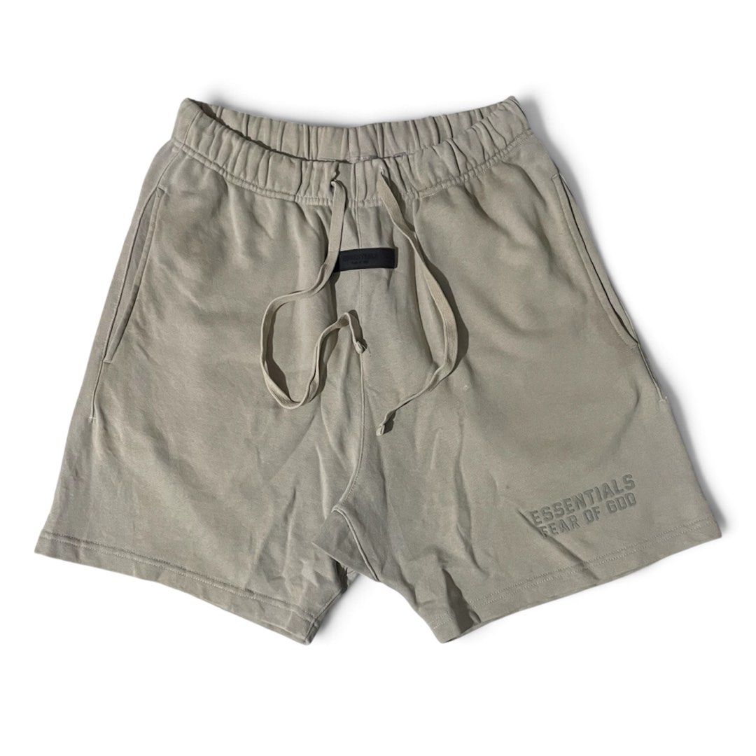 Essentials fear of god (Category: Shorts) located in Valenzuela. Submitted by nk_thriftshop (Listing ID 1465662836, Image 1). Description: Dimes: Waist 29/34 length: 18 inch leg opening: 12 inch Issue: may mga need wash Condition: 9/10 Color Rate/ 9/10.