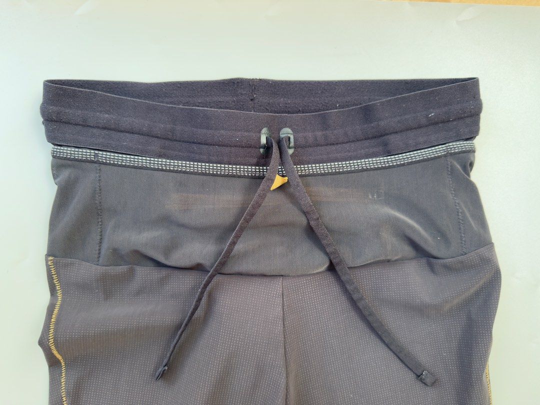 EVADICT TRAIL TIGHTS (Category: Activewear) located in Legazpi City. Submitted by mr.solelution (Listing ID 1465634552, Image 2). Description: • EVADICT TRAIL SHORT ( men ) • XS on TAG • DIMES: W - 24/28 | L - 15 • EXCELLENT CONDITION LOCATION: LEGAZPI ALBAY BICOL 📍 PLUS SHIPPING FEE 💵.