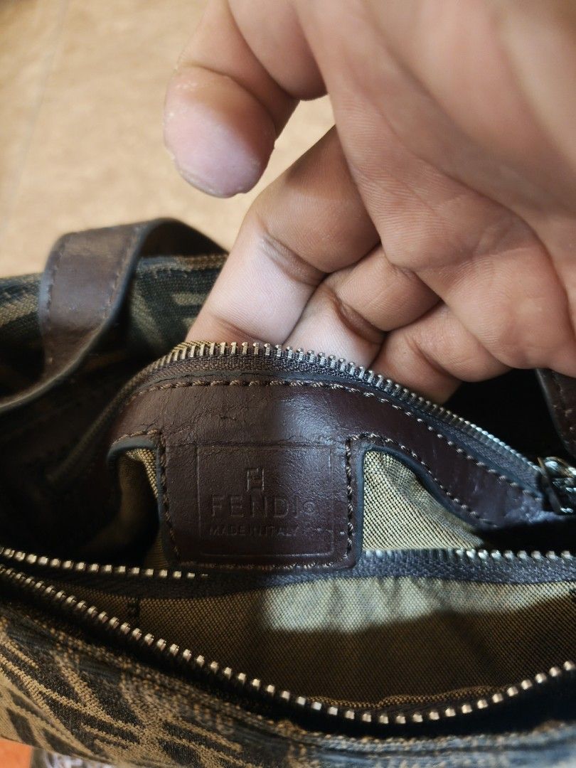 Fendi (Category: Shoulder Bags) located in Davao. Submitted by senior.pink_07 (Listing ID 1465717492, Image 3). Description: .