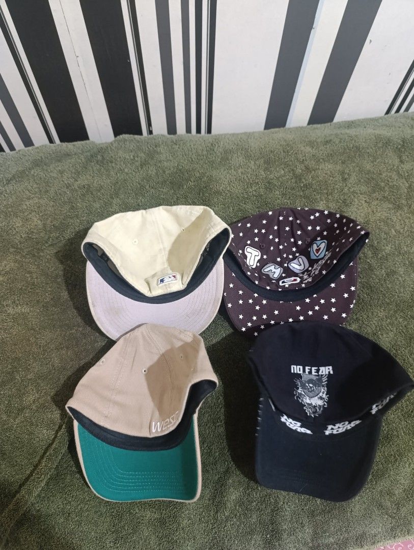 Fitted/flexfit cap🧢250-300 EACH GET 4 FOR 1K FREESHIP (Category: Caps & Hats) located in Manila. Submitted by mnla.thriftshop (Listing ID 1465621774, Image 2). Description: 300-350 EACH GET 4 FOR 1K.