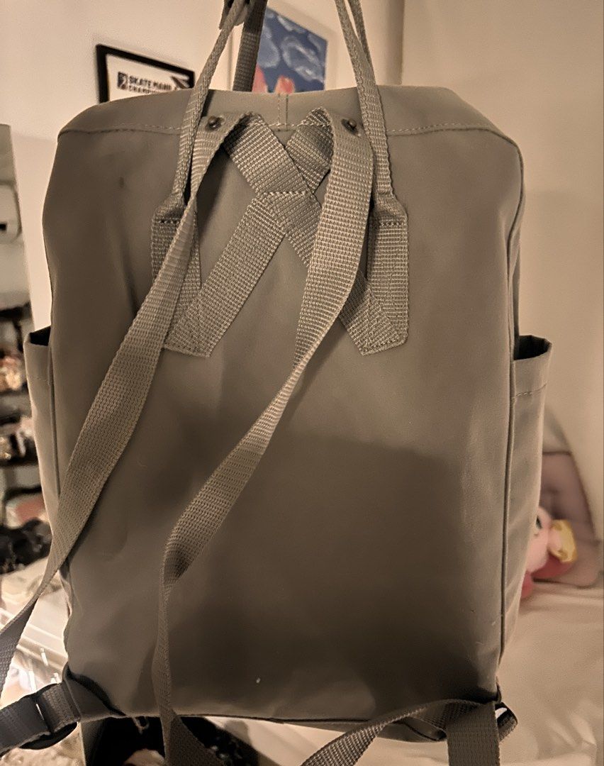Fjällräven Kånken Classic Super Grey — Authentic (Category: Backpacks) located in Manila. Submitted by kashrain (Listing ID 1465604114, Image 2). Description: Fjällräven Kånken Classic Super Grey — Authentic -Authentic -16L | Classic Issues: Stains Loc: Cavite/Metro Manila | Lalamove / J&T / LBC / Meet-up dm for more deets/info! IG: @kash.rain curated by: @endonilarain.