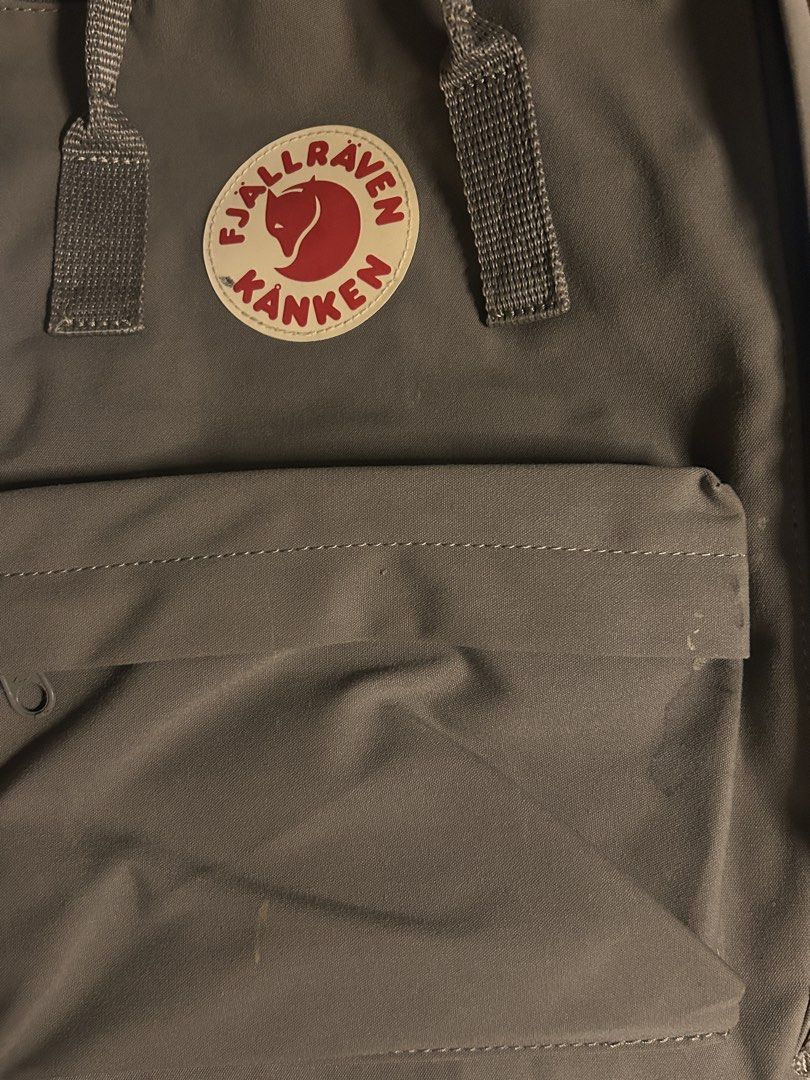 Fjällräven Kånken Classic Super Grey — Authentic (Category: Backpacks) located in Manila. Submitted by kashrain (Listing ID 1465604114, Image 3). Description: Fjällräven Kånken Classic Super Grey — Authentic -Authentic -16L | Classic Issues: Stains Loc: Cavite/Metro Manila | Lalamove / J&T / LBC / Meet-up dm for more deets/info! IG: @kash.rain curated by: @endonilarain.