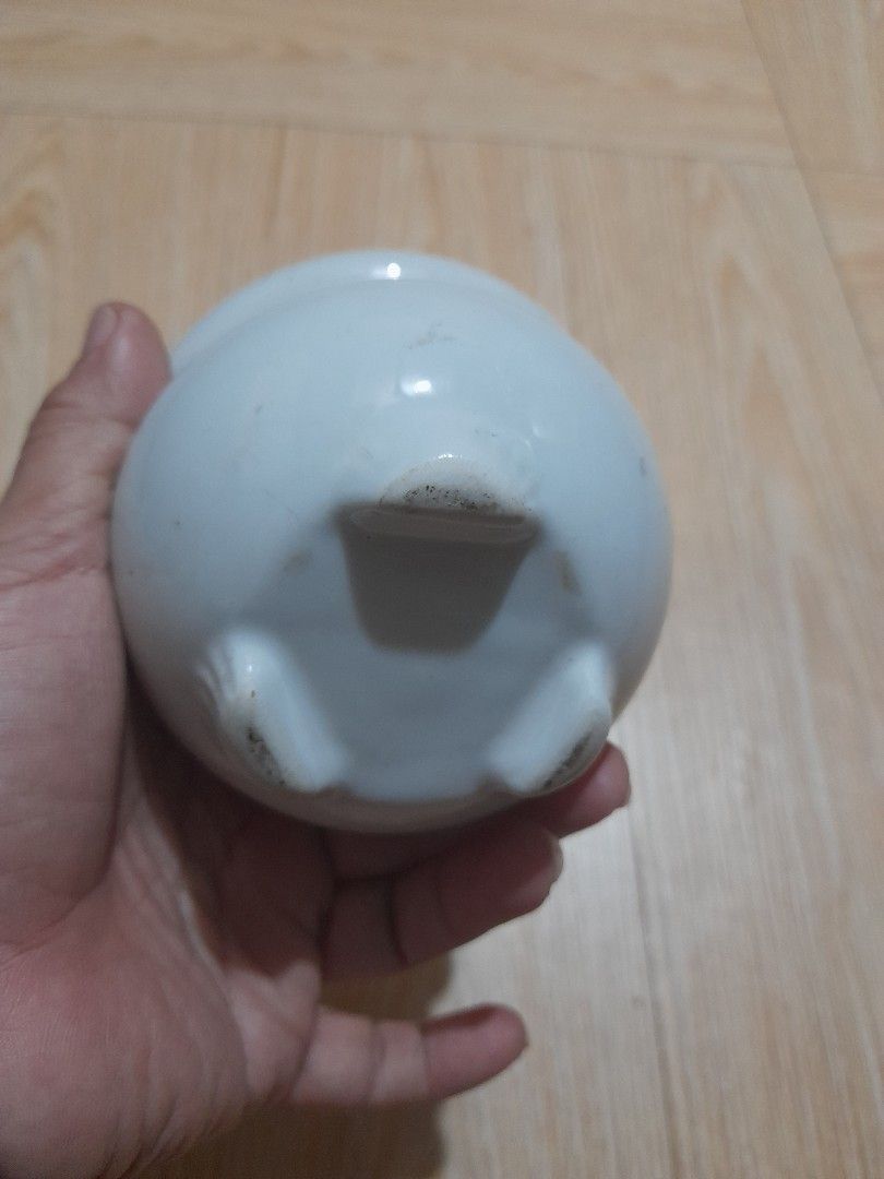 Footed Ceramic incense Burner (Category: Pots & Planters) located in Bocaue. Submitted by marajapansurplus (Listing ID 1465684372, Image 3). Description: - Style: Clean minimalist white ceramic with a smooth glaze - Design: Round shape with a wide rim, deep opening, and three sturdy feet - Stability: Stands securely on any flat surface .