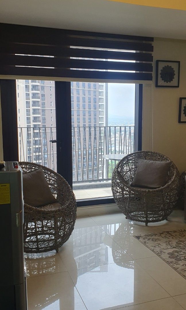 For Rent Condominium in Mandani bay (Category: Apartments & Condos) located in Manila. Submitted by christinepat_ybanez (Listing ID 1465679068, Image 2). Description: 2BEDROOM with Balcony ,fully furnished 2 Toilet /Bath with own parking space amenity view and City mountain view walking distance at Singaporean International School and Cebu Doctor's College near SM Mall ,Park Mall near Private Hospitals..