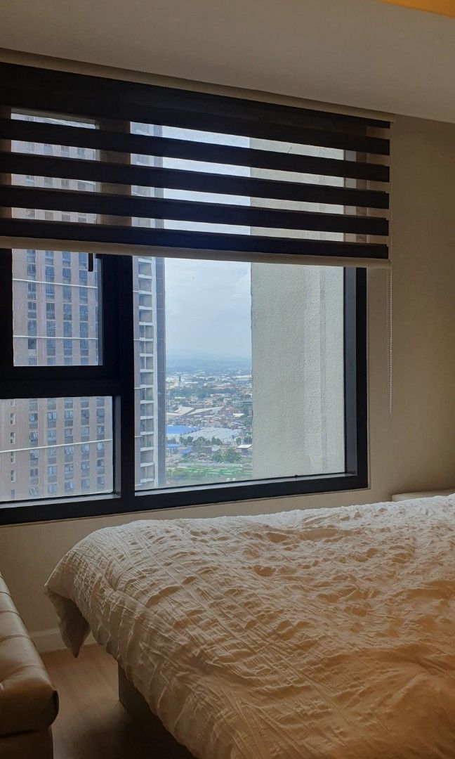 For Rent Condominium in Mandani bay (Category: Apartments & Condos) located in Manila. Submitted by christinepat_ybanez (Listing ID 1465679068, Image 3). Description: 2BEDROOM with Balcony ,fully furnished 2 Toilet /Bath with own parking space amenity view and City mountain view walking distance at Singaporean International School and Cebu Doctor's College near SM Mall ,Park Mall near Private Hospitals..