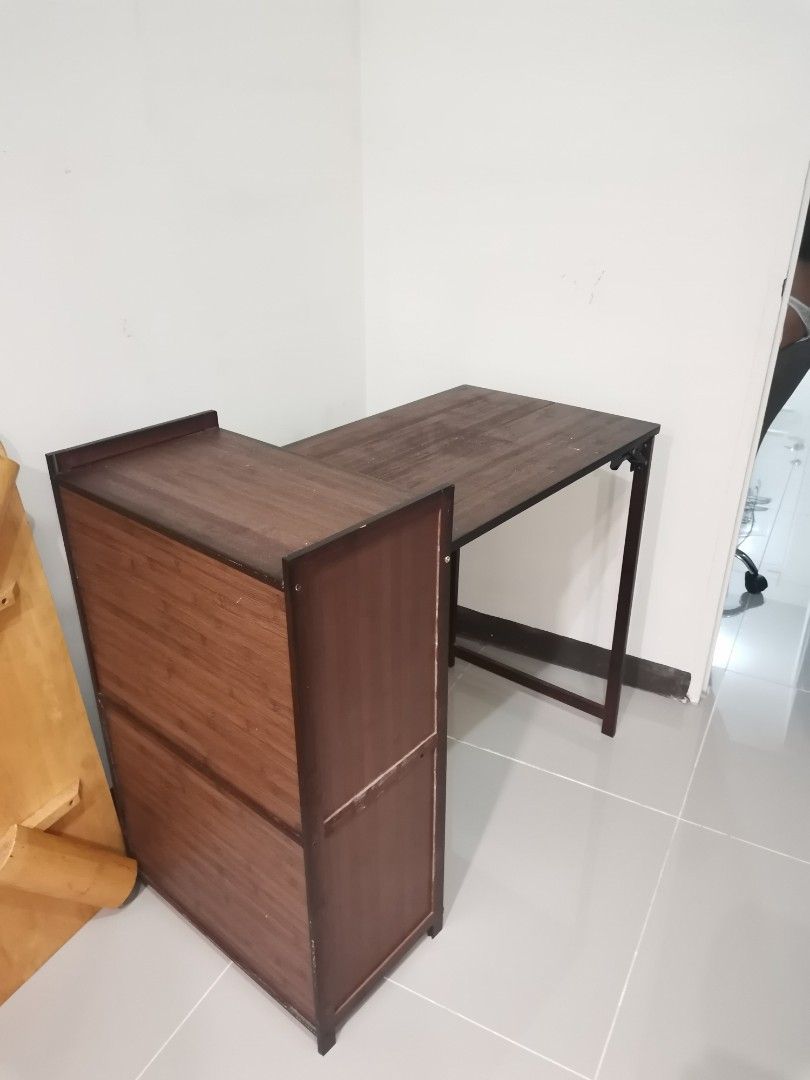 FOR SALE FOLDABLE STUDY/DINING TABLE (Category: Tables & Sets) located in Quezon City. Submitted by nunbiyah (Listing ID 1465648423, Image 1). Description: FOR SALE FOLDABLE STUDY/DINING TABLE LOC: TOMAS MORATO QC.