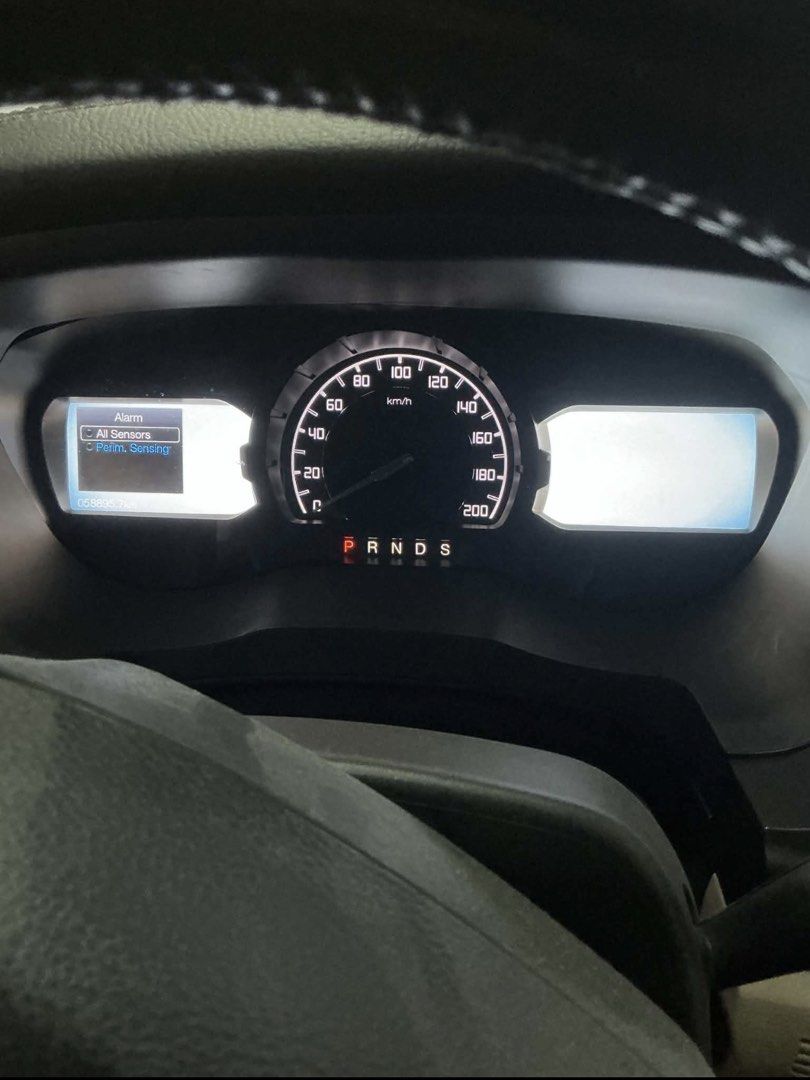 Ford Everest (Category: Used Cars) located in Manila. Submitted by sareshresh15 (Listing ID 1465605570, Image 3). Description: For sale!! 2016 Ford everest Suv Pearl white Automatic transmition Diesel 58,800 kms 620k Still Available .