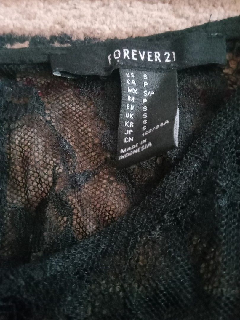 Forever 21 black lace dress (Category: Dresses) located in Manila. Submitted by kristhine19 (Listing ID 1465652672, Image 3). Description: .