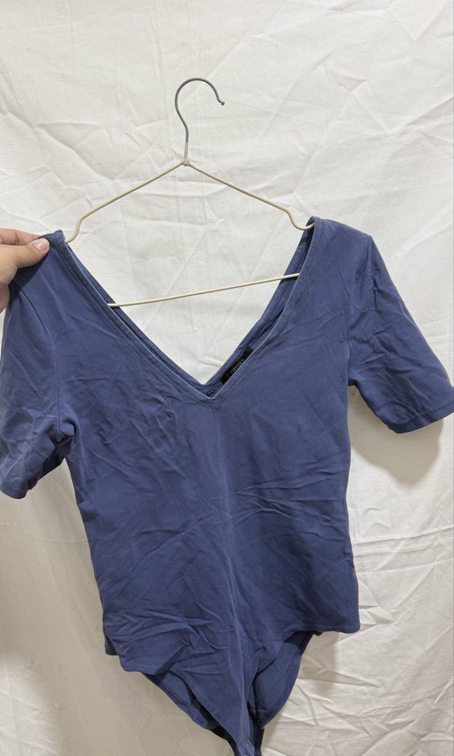 Forever 21 Blue V-Neck Bodysuit (Category: Sleeveless) located in Manila. Submitted by halsea (Listing ID 1465669897, Image 1). Description: no when worn l-xl forever 21 .