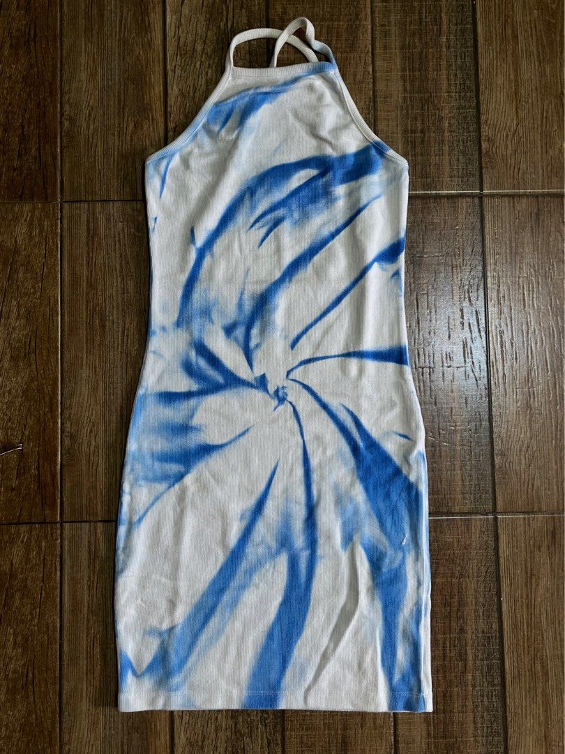 Forever 21 Dress (Category: Dresses) located in Mandaluyong City. Submitted by yanna_02501 (Listing ID 1465669120, Image 1). Description: .
