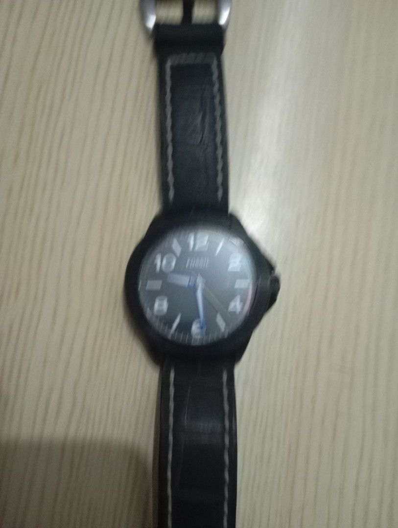 Fossil (Category: Men's Watches) located in Las Pinas. Submitted by quick_deals_great_finds2 (Listing ID 1465710665, Image 3). Description: Original good working condition Quartz with battery 40mm large.