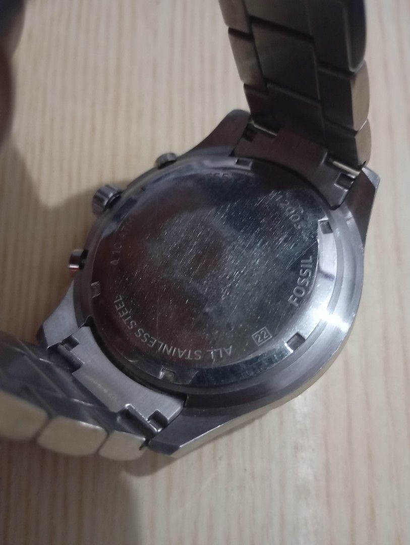 Fossil chronograph (Category: Men's Watches) located in Las Pinas. Submitted by quick_deals_great_finds2 (Listing ID 1465716560, Image 3). Description: Original good working condition Quartz chronograph with battery 45mm big size fits wrist 7 inches.