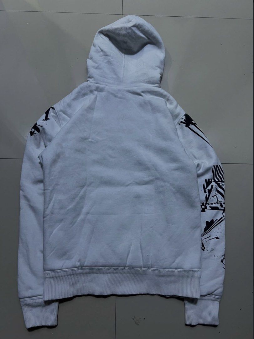 Fox Sasquatch ZipUp Hoodie (Category: Hoodies) located in Manila. Submitted by 66xth (Listing ID 1465675856, Image 2). Description: Fox Sasquatch Zip-Up, Tagged Medium Dimensions: 21(22 pit to pit) x 27 1800 negotiable Flaws: Stains, No Hoodie Strings.
