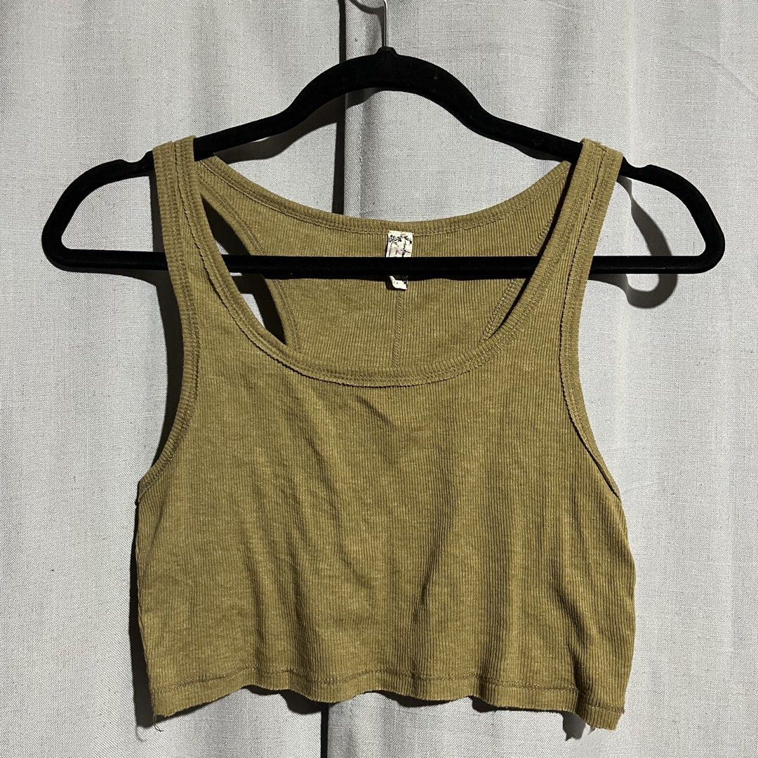 Free People Ribbed Sleeveless Top (Category: Sleeveless) located in Tanjay. Submitted by febmarie (Listing ID 1465701765, Image 1). Description: 📍 Negros Oriental 📦 J&T — SF c/o buyer .