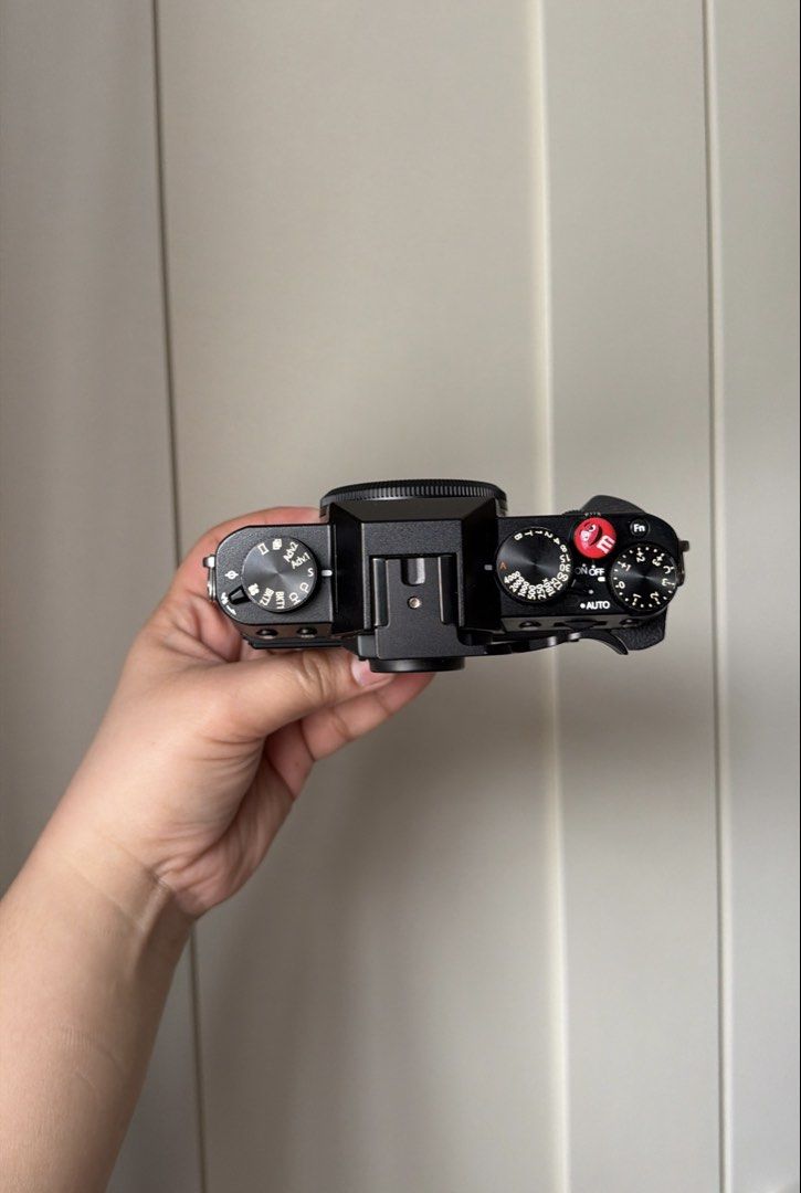 Fujifilm XT30 Mark I body with box (Category: Cameras) located in Manila. Submitted by jaimeeloutan (Listing ID 1465730932, Image 2). Description: for sale! Fujifilm X-T30 Mirrorless Body only 35,990 only 💰35,990 only fixed price posted presyong XT20 lang to No issue. Pass sa tawad Shutter count mababa lumalabas hindi ko alam bakit. Minor sign of usage sa rubber grip still presentable - The Fujifilm X-T30 (and its Mark II/Mark III iterations) is