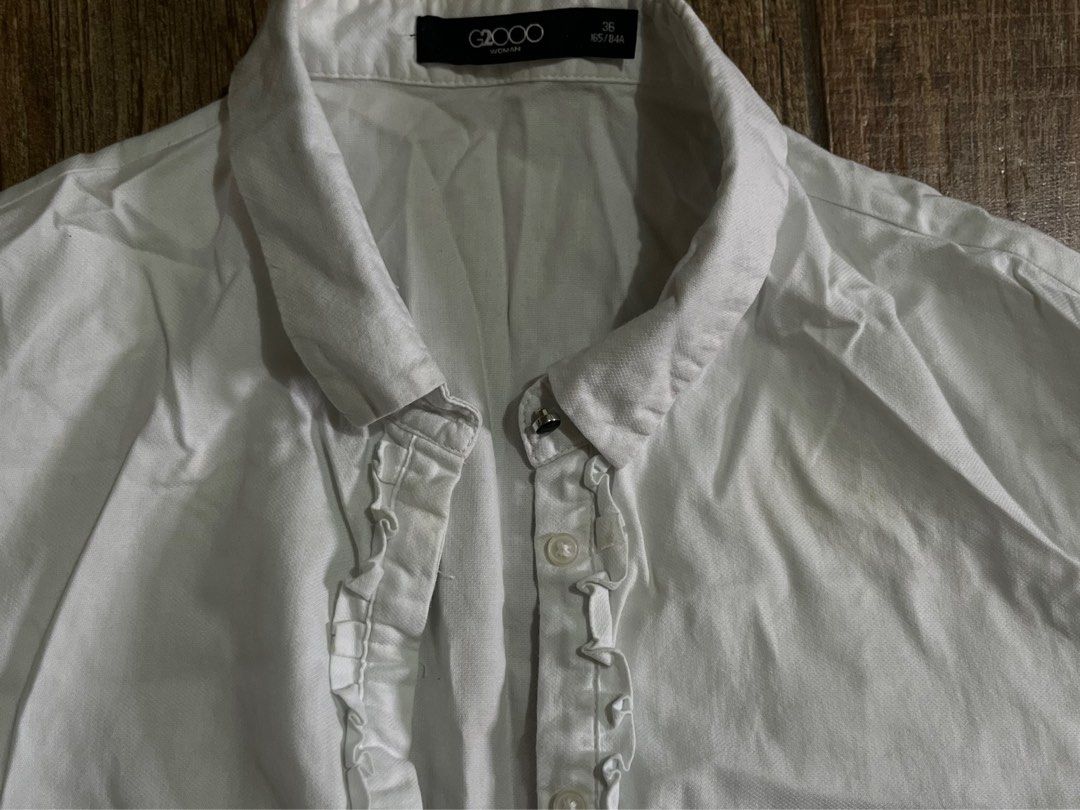 G2000 Blouse (Category: Blouses) located in Mandaluyong City. Submitted by yanna_02501 (Listing ID 1465645232, Image 2). Description: .