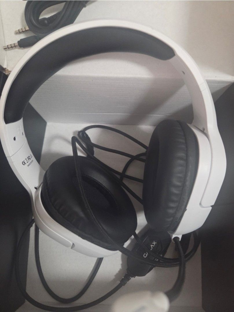 GALAX Sonar-04 White RGB Headset (Category: Headphones & Headsets) located in Pasig City. Submitted by whitepaws.b278660 (Listing ID 1465695150, Image 3). Description: - Brand: Galax Sonar-04 Gaming Headset (White) - Audio: 7.1 Virtual Surround Sound with high-fidelity speakers - Lighting: Stylish RGB lighting effects - Mic: Built-in microphone for clear comms - Connectivity: USB connection and 3.5mm audio jack included - Inclusions: with box and