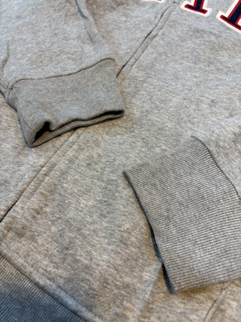 GAP (Category: Coats, Jackets and Outerwear) located in Cavite. Submitted by staythrifted.23 (Listing ID 1465668069, Image 3). Description: GAP Medium on 🏷️ Large best fit Dimes : Length 26.5 Width 22.5 Like new Color rate 9.8/10 Issue : ❌ 📩📩📩 Loc. Cavite We ship nationwide Payment first 📌DISCLAIMER: We are not associated or affiliated with any brand posted. 📃ALL COPYRIGHT AND TRADEMARKS RESERVED TO THE ORIGINAL BRAND OWNERS..
