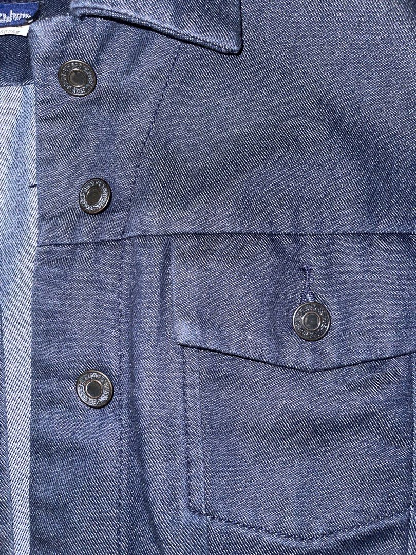 Gap Dark wash Blue Denim Jacket (Category: Coats, Jackets and Outerwear) located in Quezon City. Submitted by jb_clothes (Listing ID 1465729907, Image 3). Description: - Brand: Gap - Size: L 21 length 22 width .