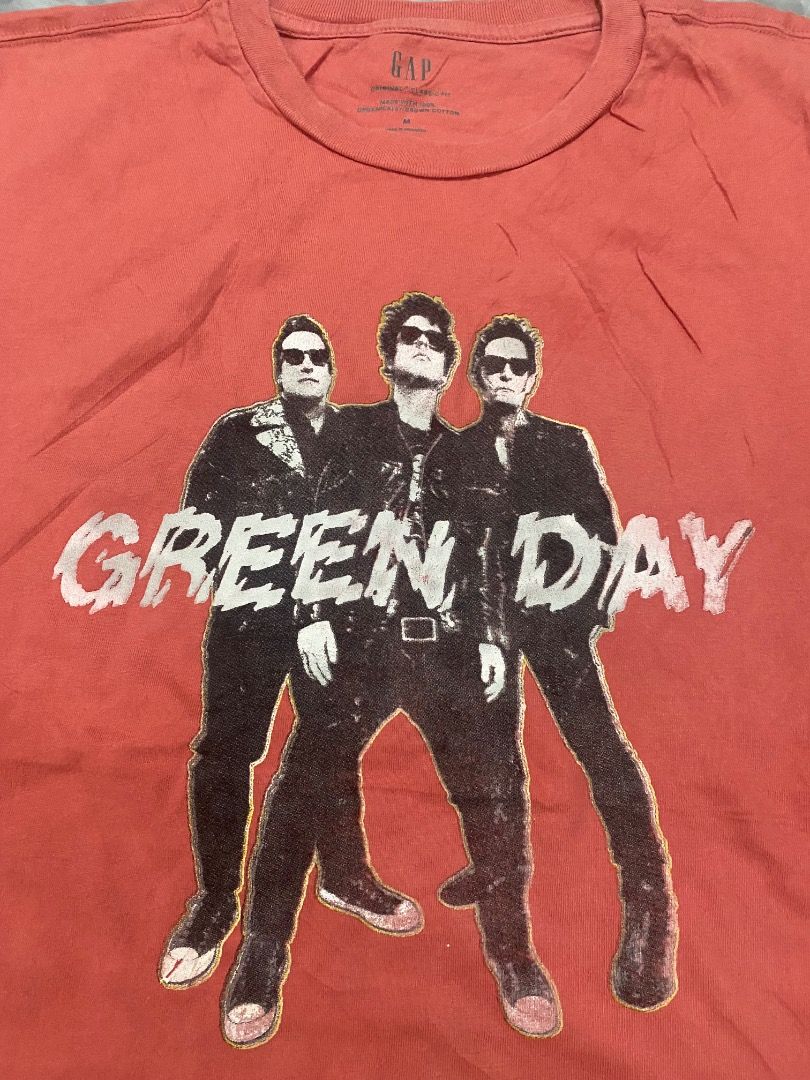 Gap Green Day (Category: Tshirts & Polo Shirts ) located in Caloocan City. Submitted by wisewhale_33c317 (Listing ID 1465756976, Image 2). Description: .