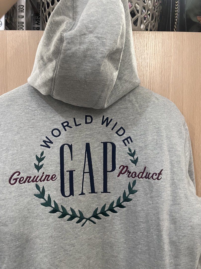 Gap Reversible Jacket (Category: Coats, Jackets and Outerwear) located in Mandaluyong City. Submitted by tatin_abad07 (Listing ID 1465663506, Image 3). Description: Gap Reversible (with Backhit) Small, 21.5x26 Condition: 10/10 ₱599.00 See comment section for inner part and for backhit.