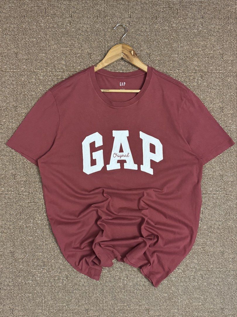 GAP Tee (Category: Tshirts & Polo Shirts) located in Kuala Terengganu. Submitted by nyaastoremy. (Listing ID 1465684567, Image 1). Description: Interested? Check it for more details. Rasa mahal nego sampai jadi‼️Follow like and share thanks🫶🏻 📌pit: 22 📌labuh: 29 👆🏼condition baju seperti dalam gambar👆🏼 🚚siap post plus rm10 🫂DFOD ON.