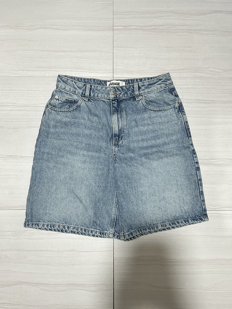 Garage Denim Jorts (Category: Shorts) located in Manila. Submitted by blessed.drei (Listing ID 1465712365, Image 2). Description: As New Condition Waist : 32 Length : 21 ₱350 + Shipping 📍 Deca Homes, Manila.