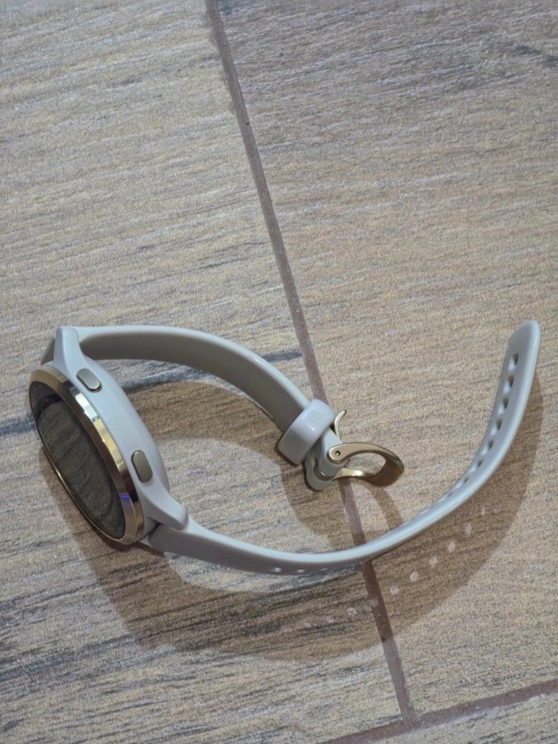 Garmin Venu 2s (Category: Wearables & Smart Watches) located in Quezon City. Submitted by no-trades-bawal-barat-reseller (Listing ID 1465636153, Image 3). Description: 📦 FOR SALE: Garmin Venu 2S (40mm) – Light Gold / White ₱10,499 | Slightly Negotiable selling my Garmin Venu 2S in excellent condition. Minimal signs of use, screen is clean with no scratches, band is in great shape. Specs: - 40mm AMOLED display - GPS / Multi-GNSS - Music storage (